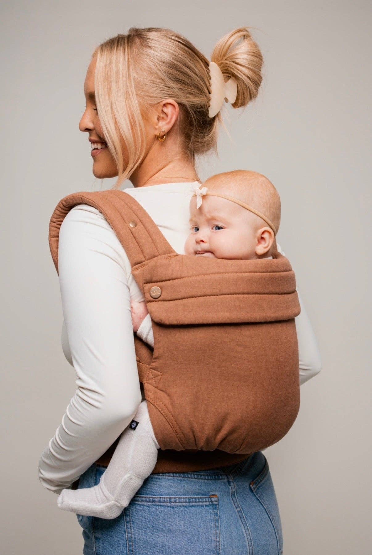 the monarch carrier - mocha