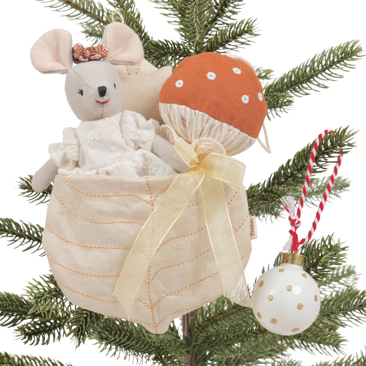 mouse and the mushroom wonder forest set
