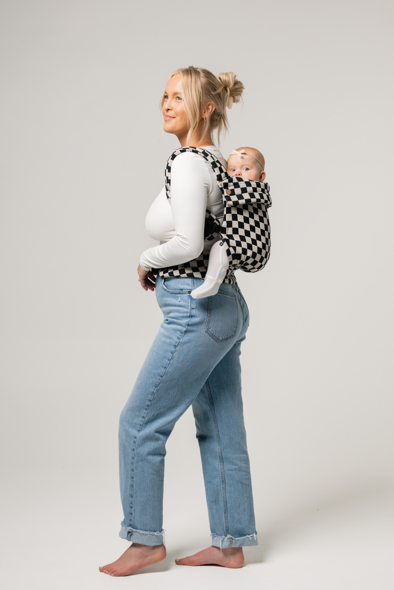 the monarch baby carrier - ebony check