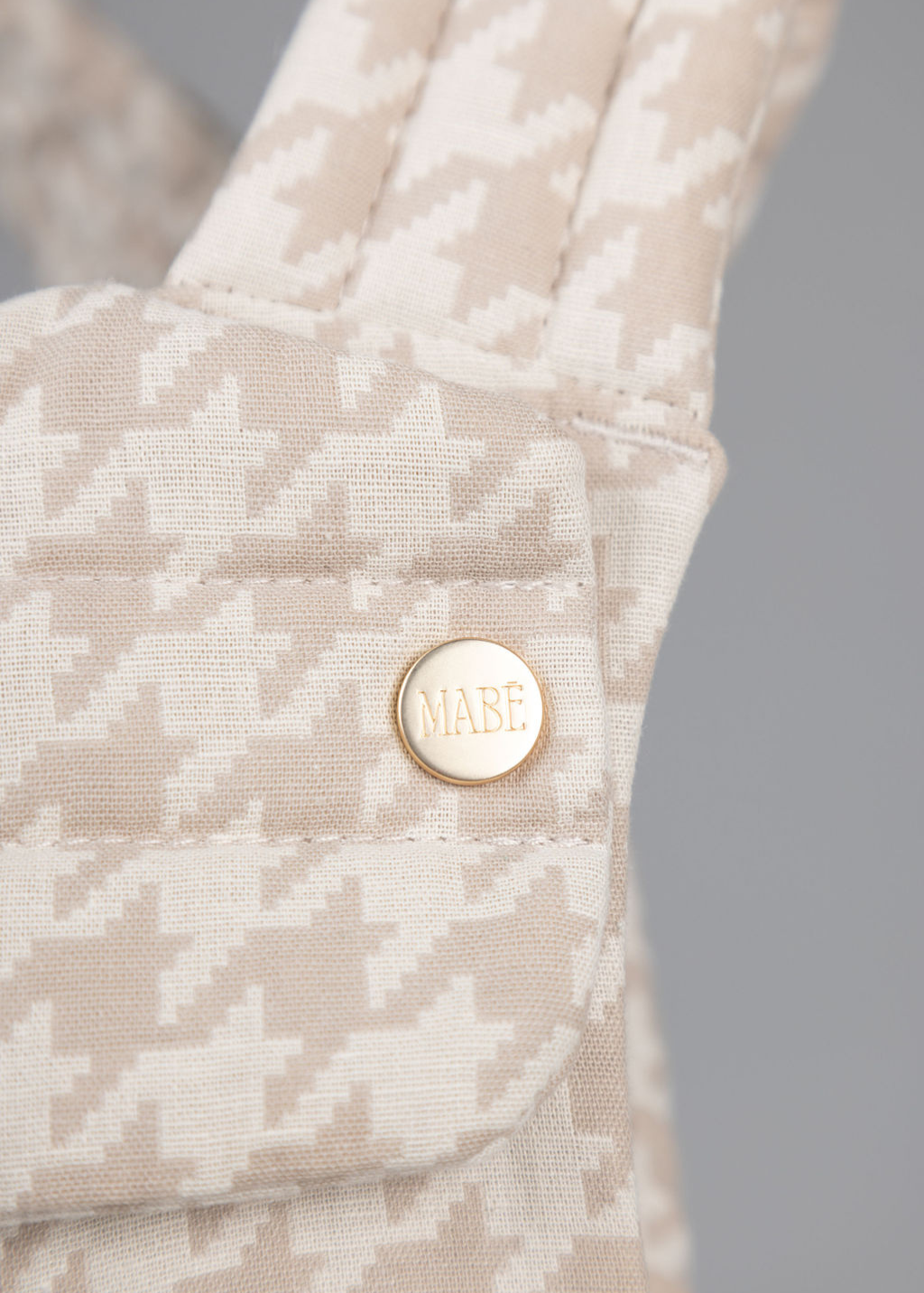 the monarch carrier - houndstooth