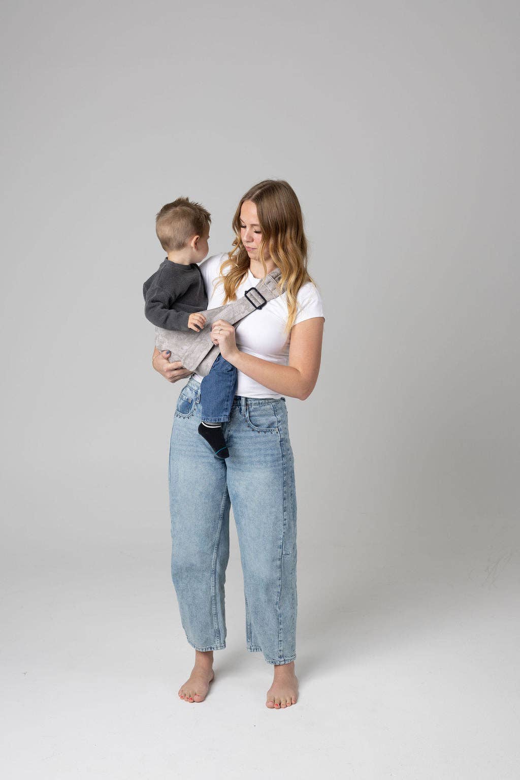 the monarch toddler sling - ashland camo