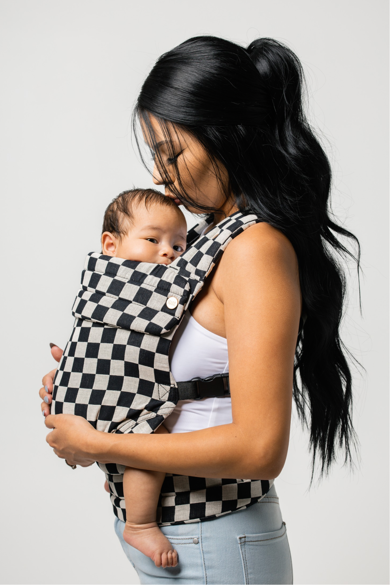 the monarch baby carrier - ebony check