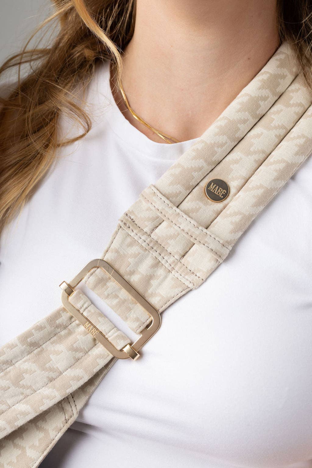 the monarch toddler sling - houndstooth